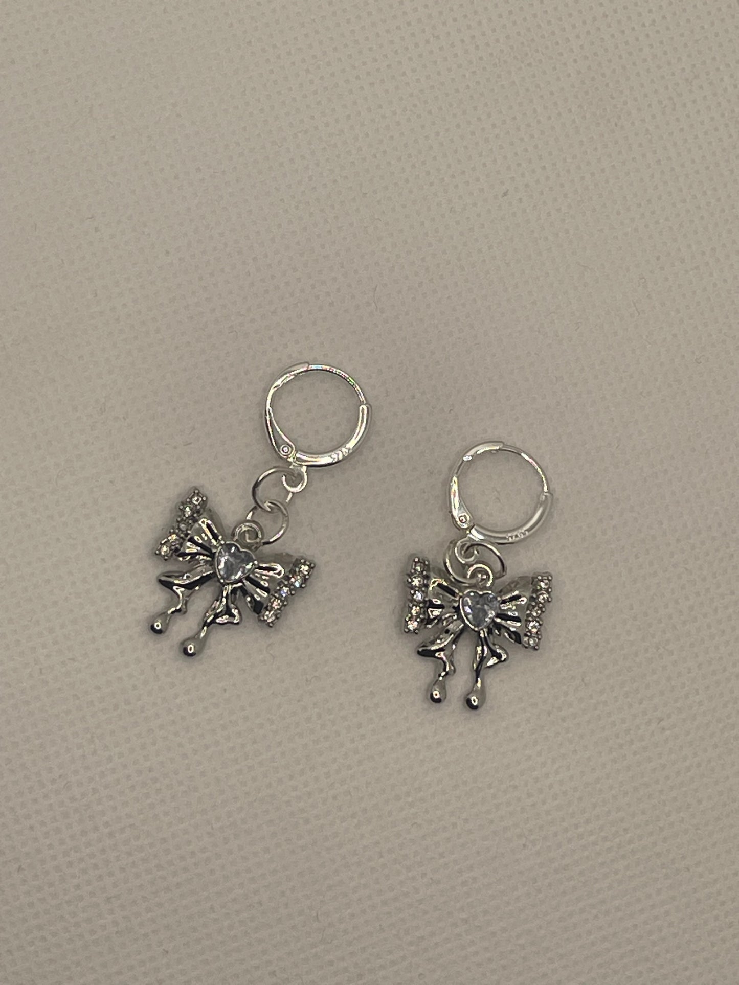 Bow earrings